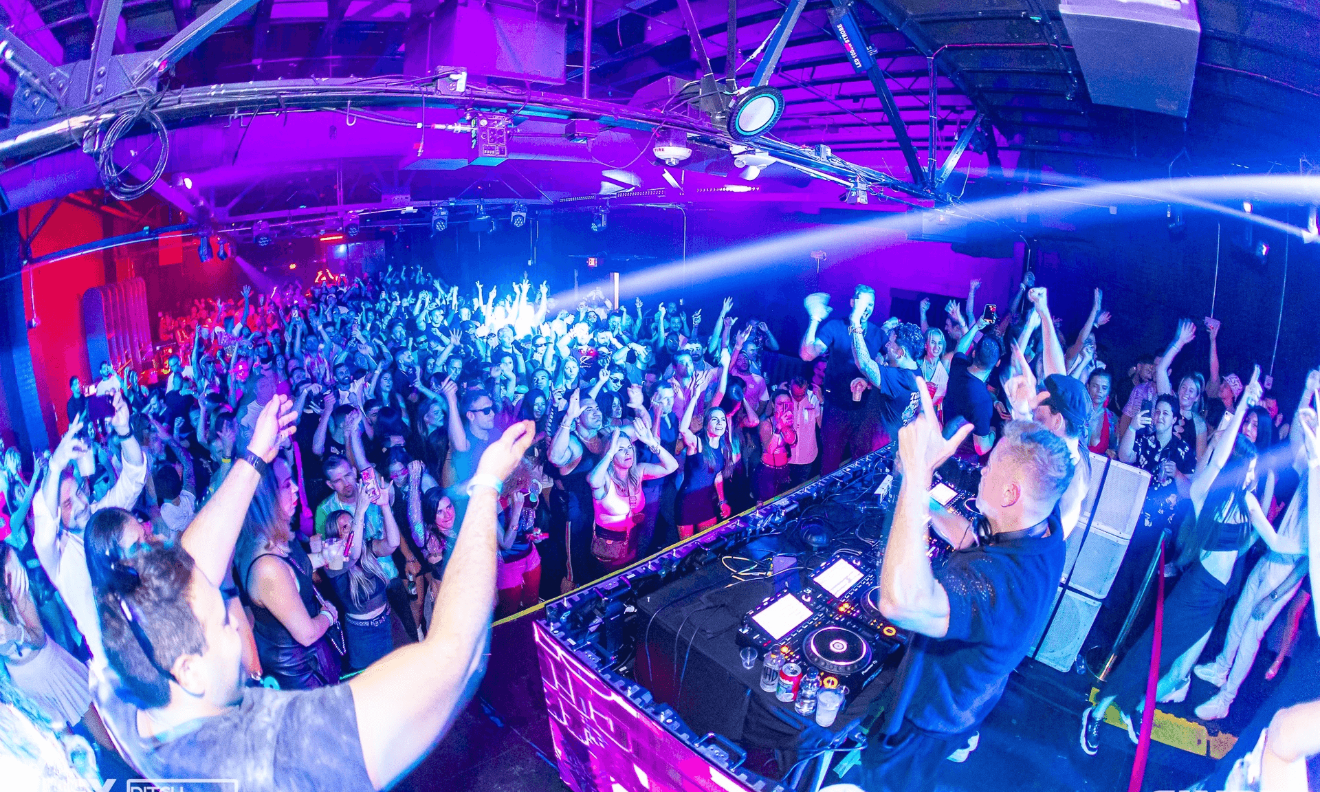 MAD Club Live
